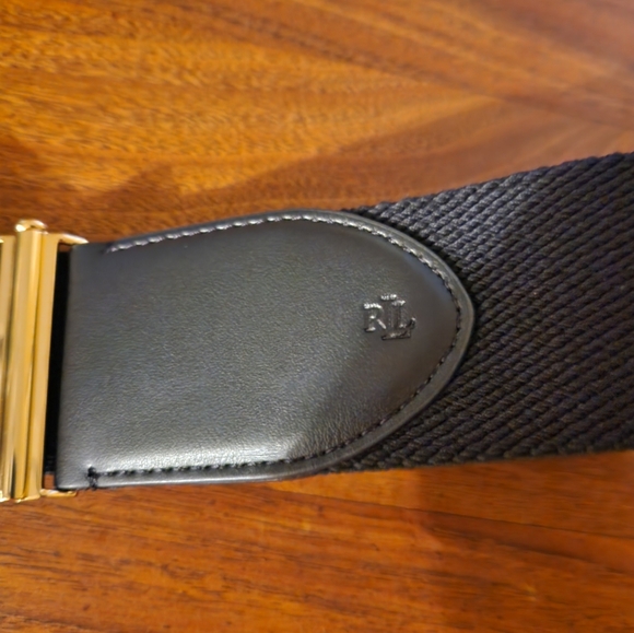 Lauren Ralph Lauren Women's Wide Interlock Belt. Size L - Picture 2 of 4